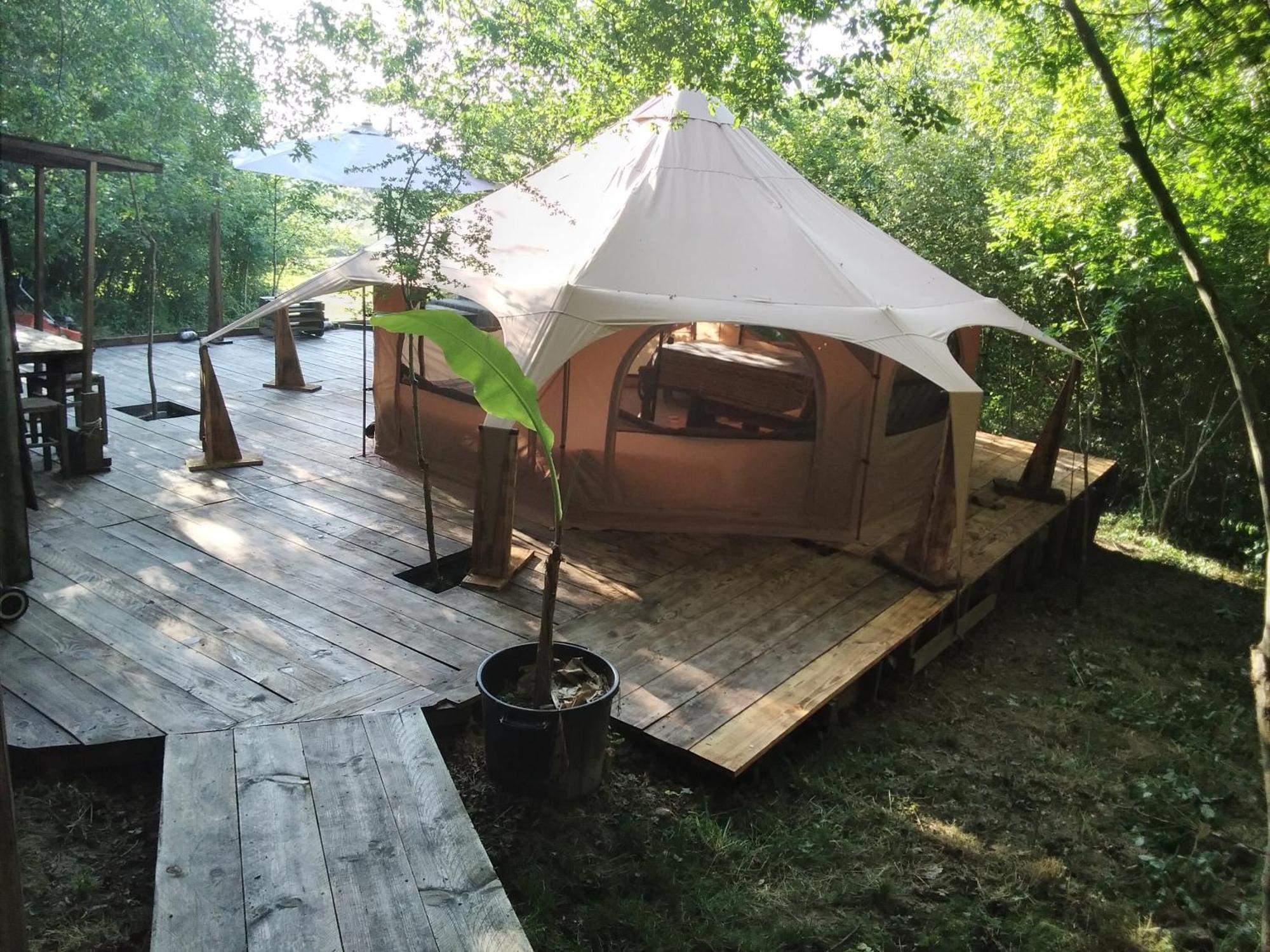 Tente Safari Lodge Dans Foret Luxuriante Vielle-Tursan Exteriér fotografie