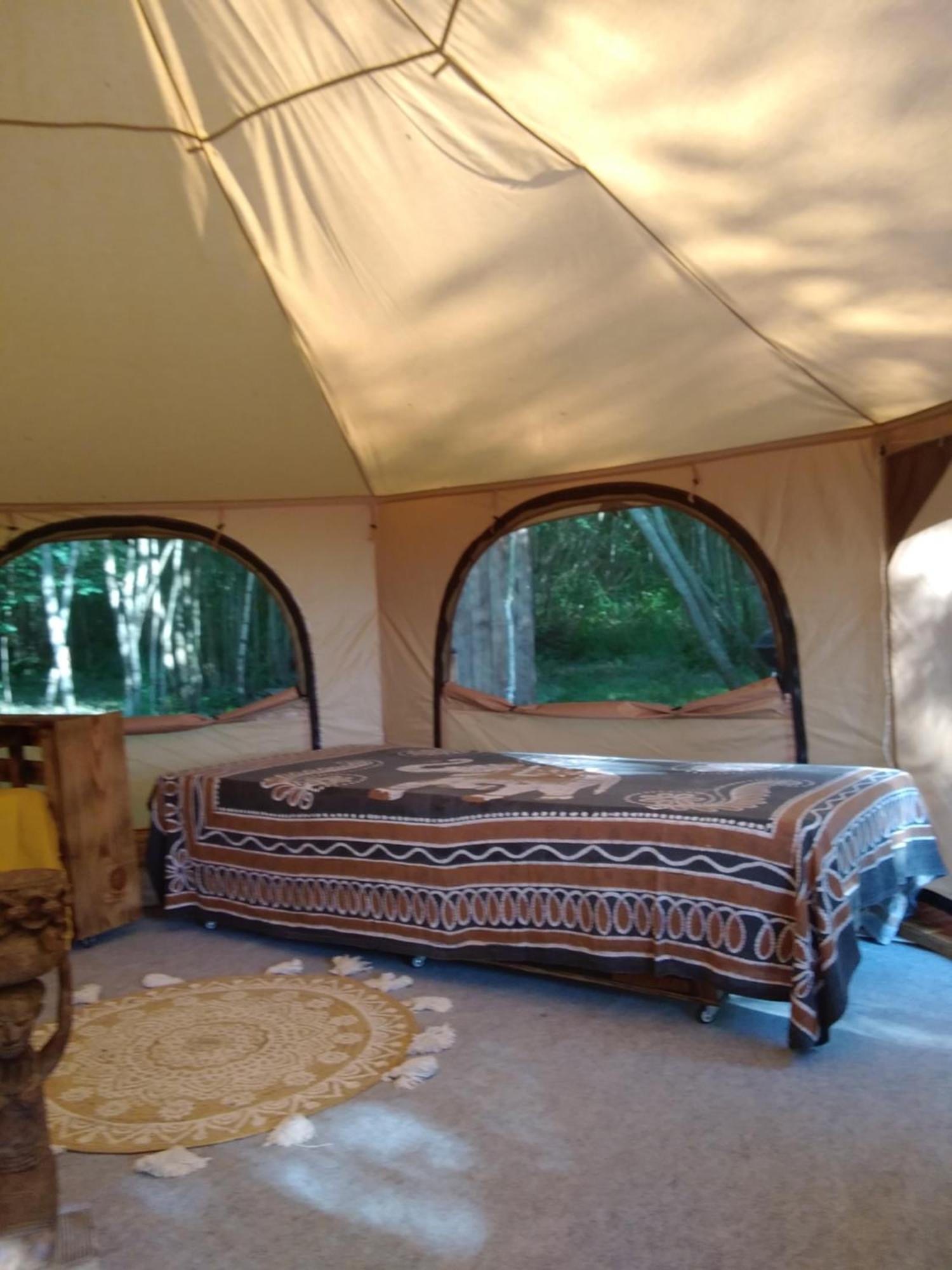 Tente Safari Lodge Dans Foret Luxuriante Vielle-Tursan Exteriér fotografie