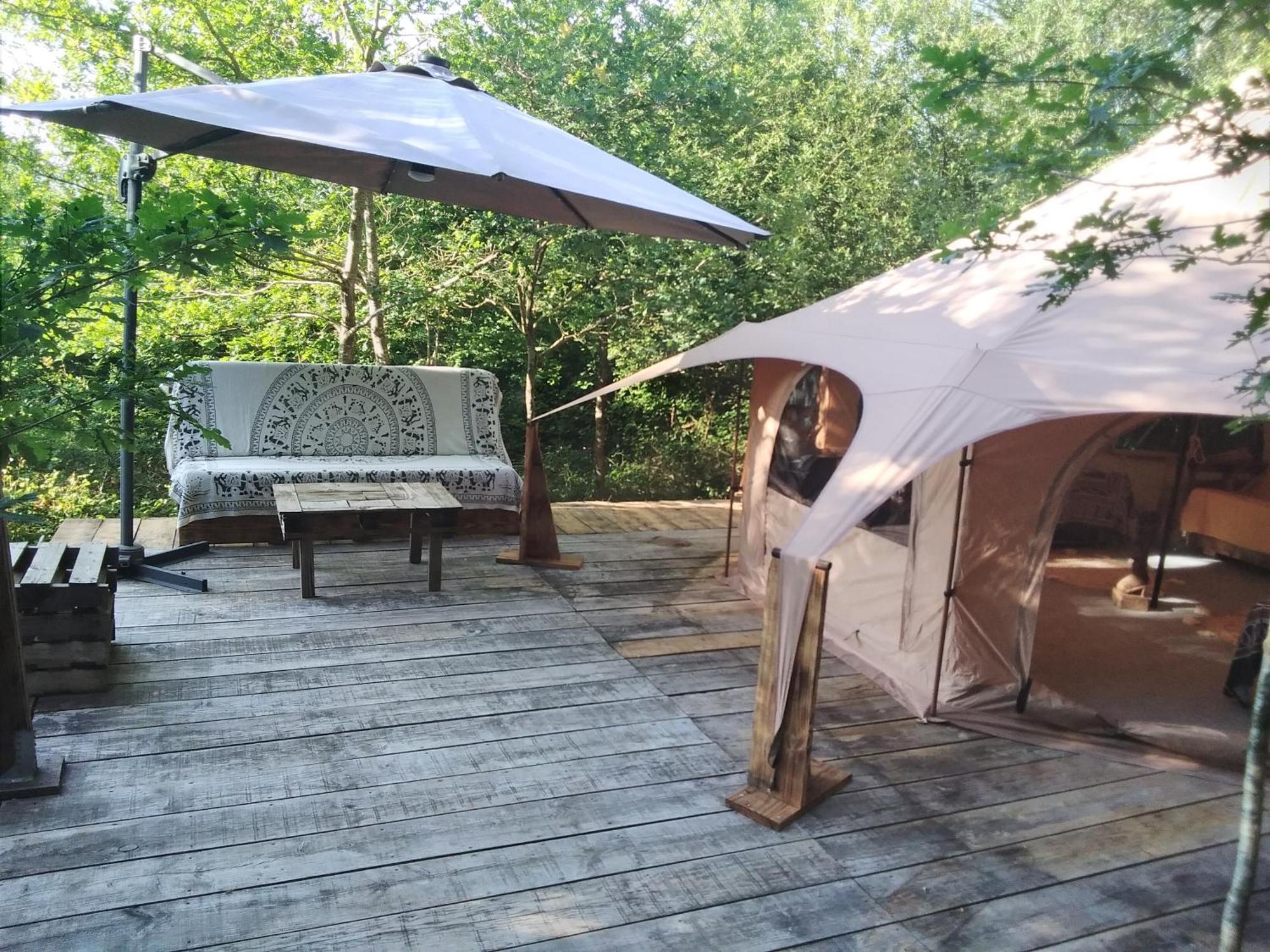 Tente Safari Lodge Dans Foret Luxuriante Vielle-Tursan Exteriér fotografie